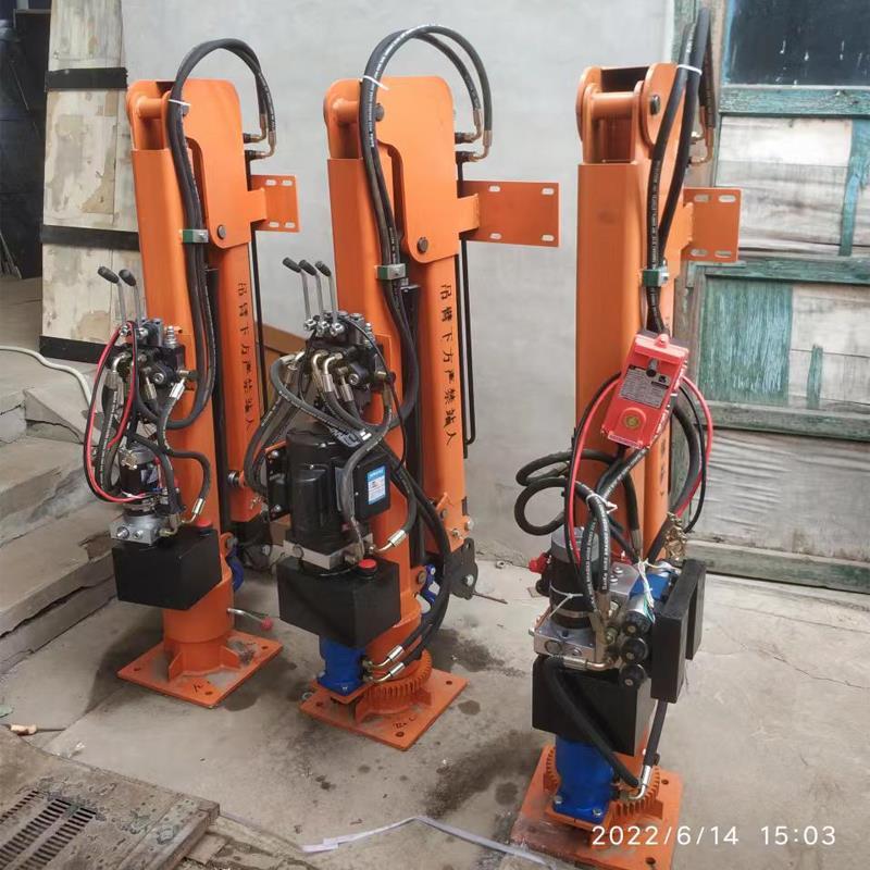 白云鄂博矿区重汽蓝牌随车吊 3.2吨 国六动力强 液压驱动 农用自卸起重机